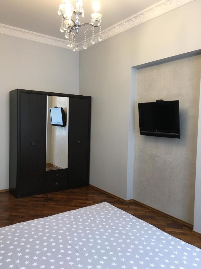 Apartment On Centre Lviv Extérieur photo