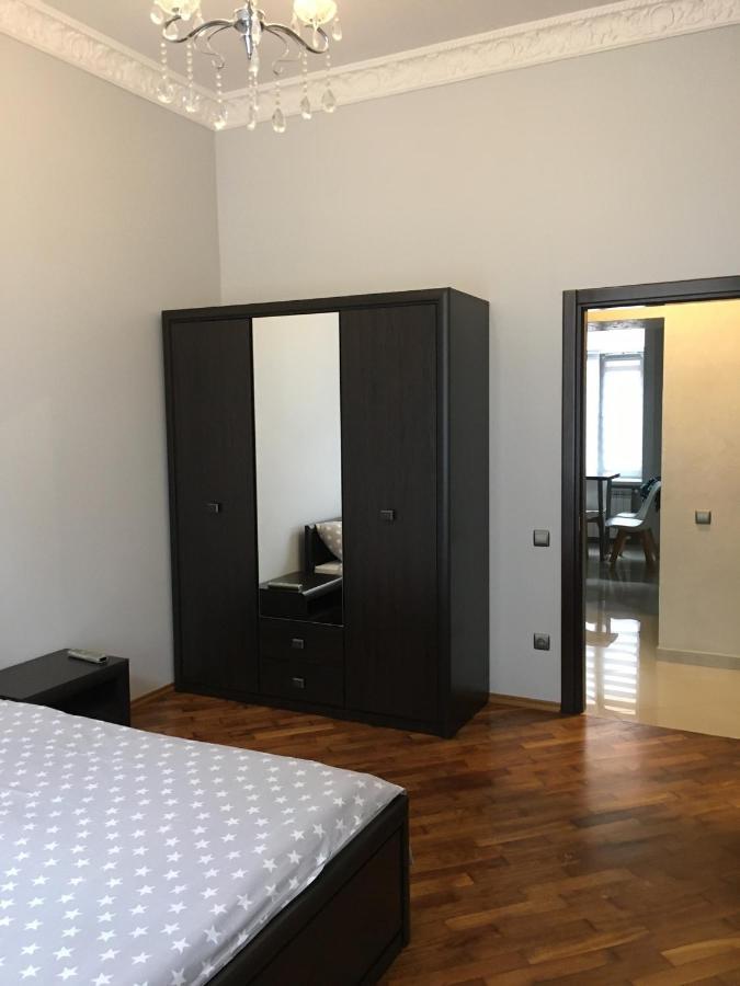 Apartment On Centre Lviv Extérieur photo