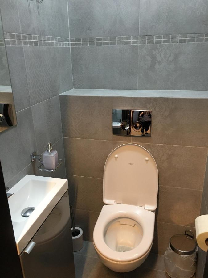 Apartment On Centre Lviv Extérieur photo