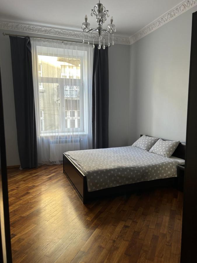 Apartment On Centre Lviv Extérieur photo