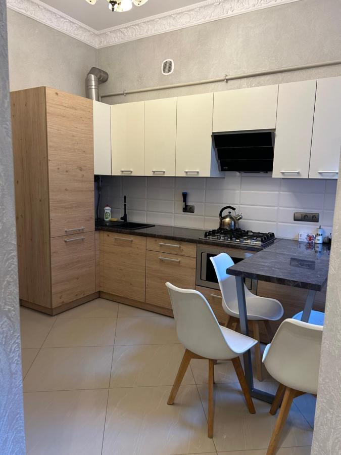 Apartment On Centre Lviv Extérieur photo