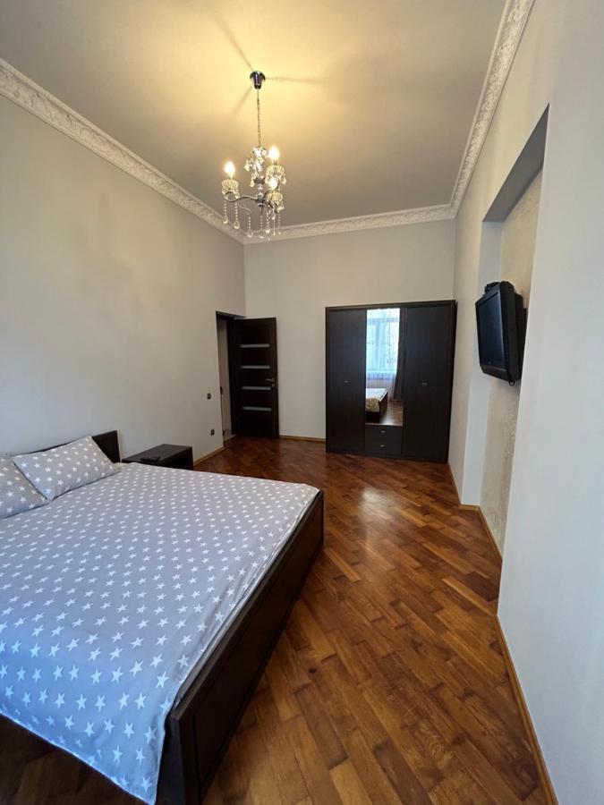 Apartment On Centre Lviv Extérieur photo