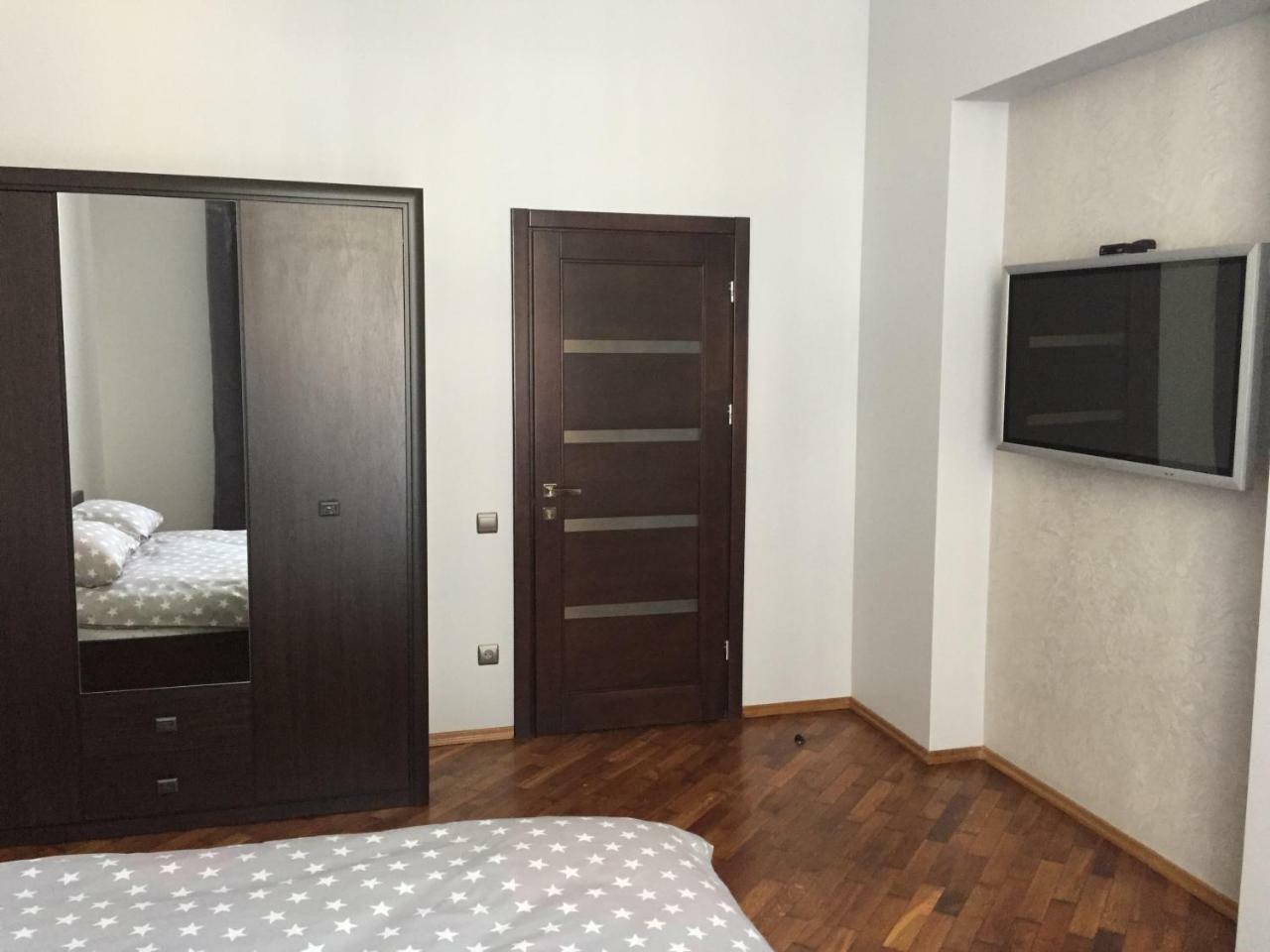 Apartment On Centre Lviv Extérieur photo